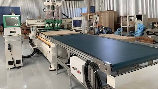 Hệ thống máy CNC cắt ván hiện đại tại xưởng sản xuất nội thất trực tiếp quy mô 1200m2 của AIC JSC
