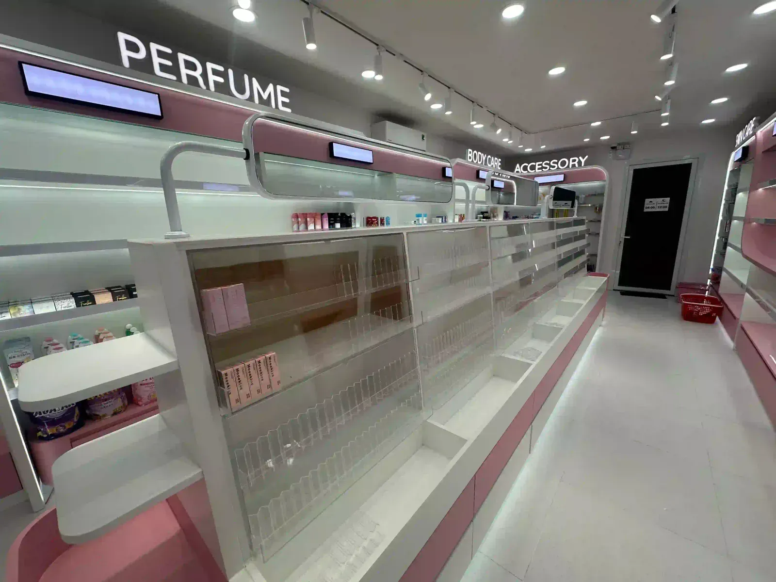 BOSHOP cosmetics store design & build — photo 1