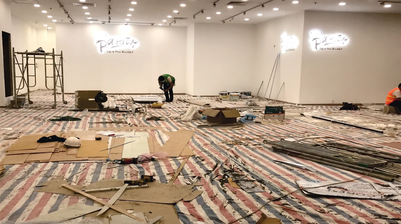 Parity fashion store design & build — on-site construction 6
