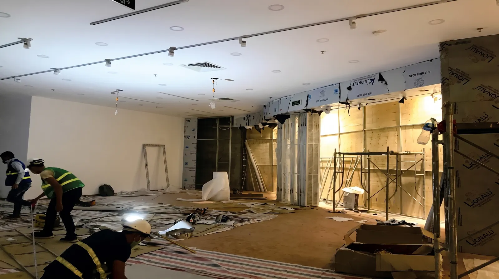 Parity fashion store design & build — on-site construction 4