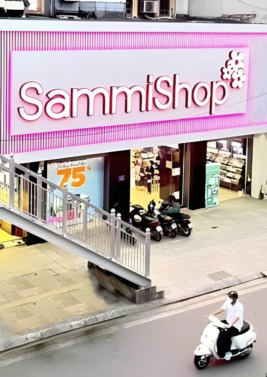 SammiShop Store — Vincom Cau Giay