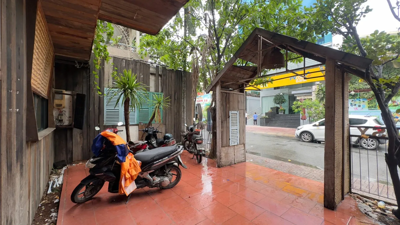 Blue Dragon Office — Design & Build — on-site construction 1