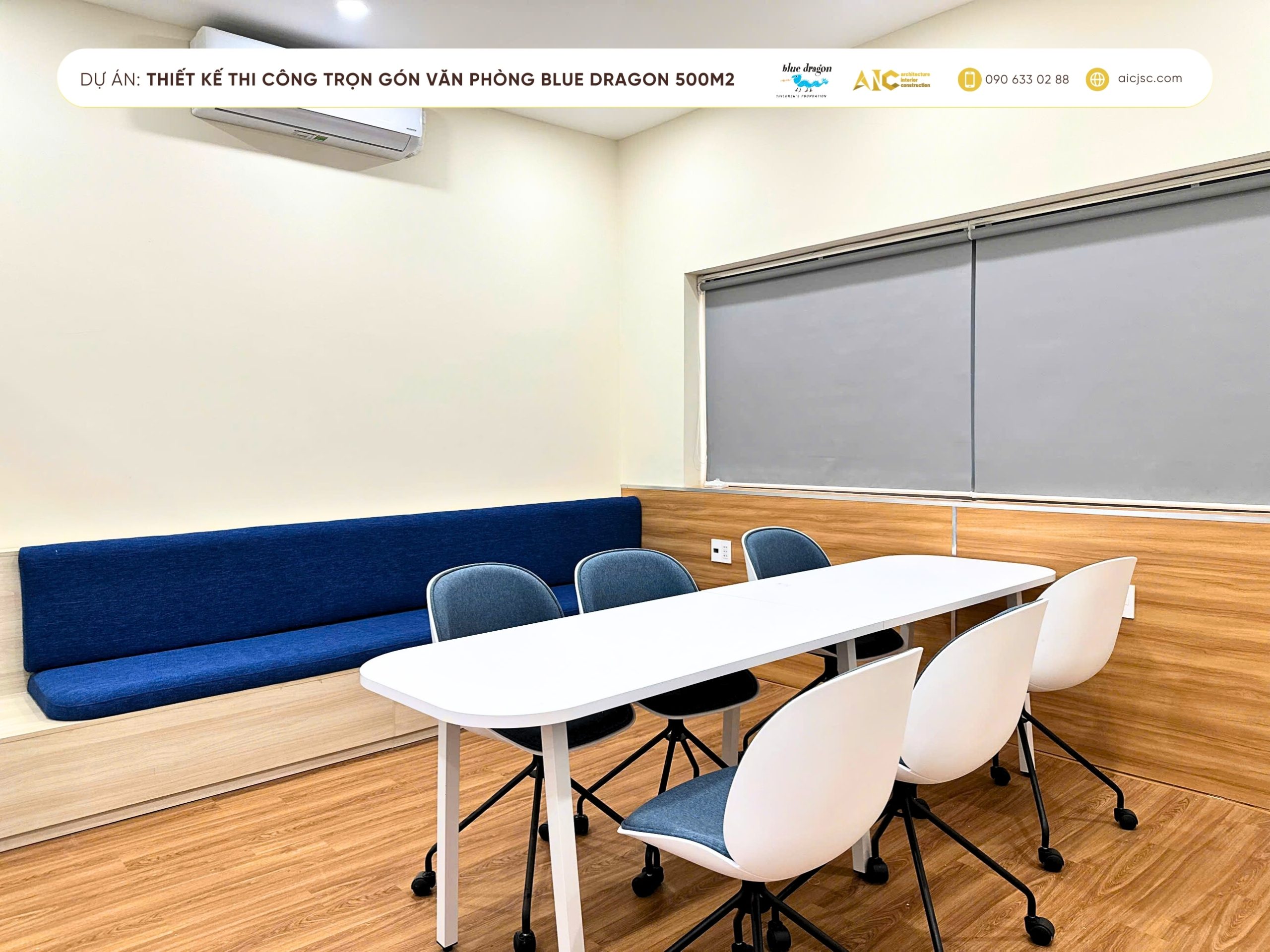 Phòng họp được thi công có vật liệu tương đồng với các không gian khác